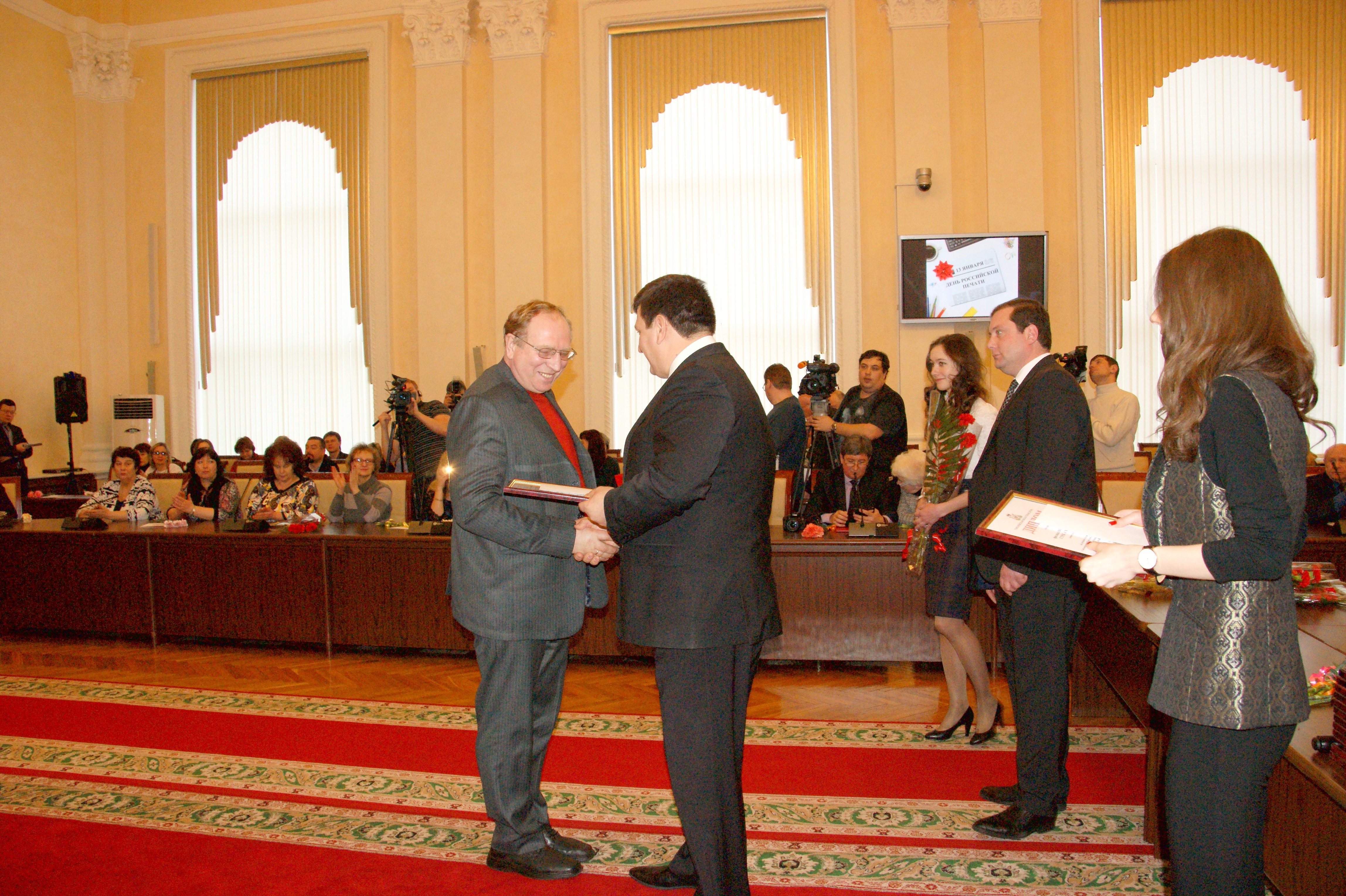 Н.А.Потапенков и губернатор Смоленской области А.В.Островский Н.А.Потапенков и губернатор Смоленской области А.В.Островский